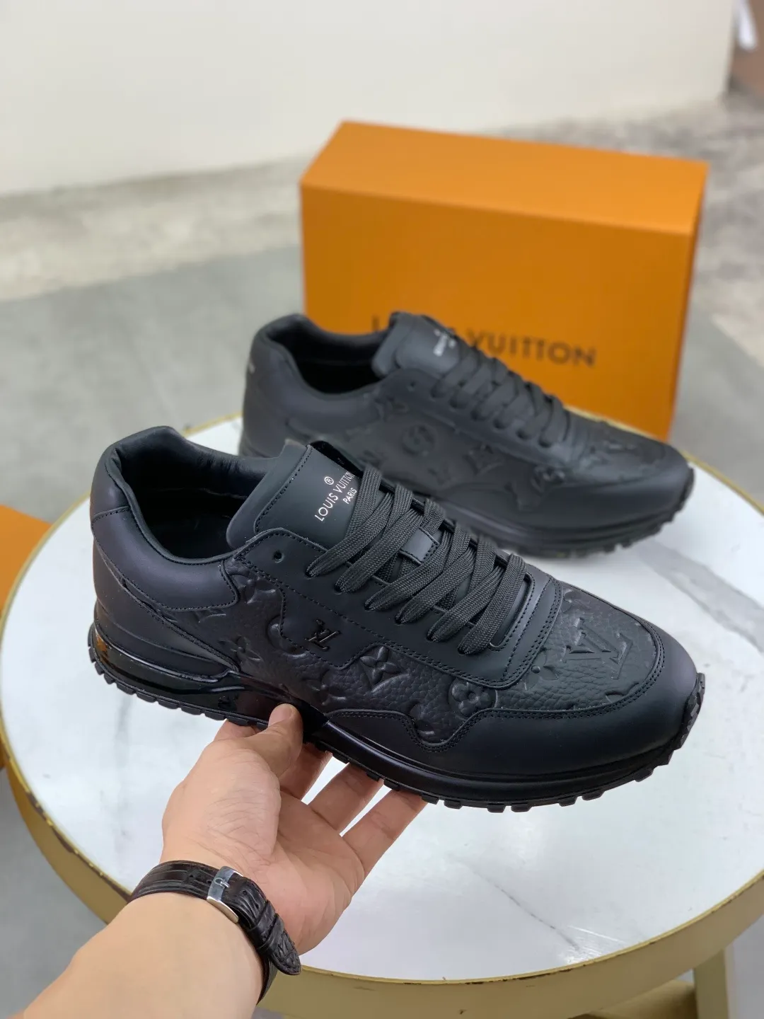 Men's men's shoes 💰P680 new style 💶[LOUIS VUITTON] (original order) new style 🍀LV Louis Vuitton * - top version of LV classic trendy shoes! Made of imported original cowhide and water-dyed cowhide lining. The latest original wear-resistant rubber combination outsole! High quality products! Multiple colors available, code number: 38-44 (45 46 customized)